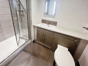 Shower room- click for photo gallery